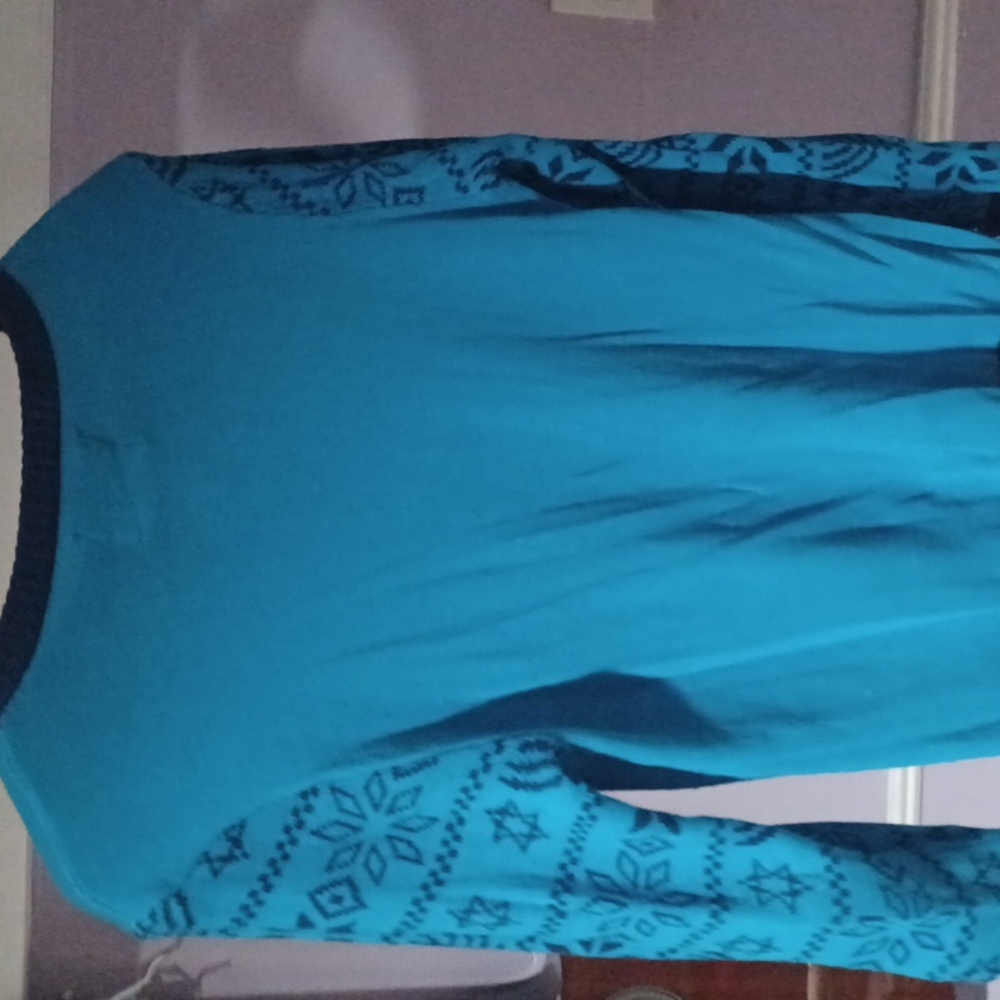 Sweater - Picture 3 of 3